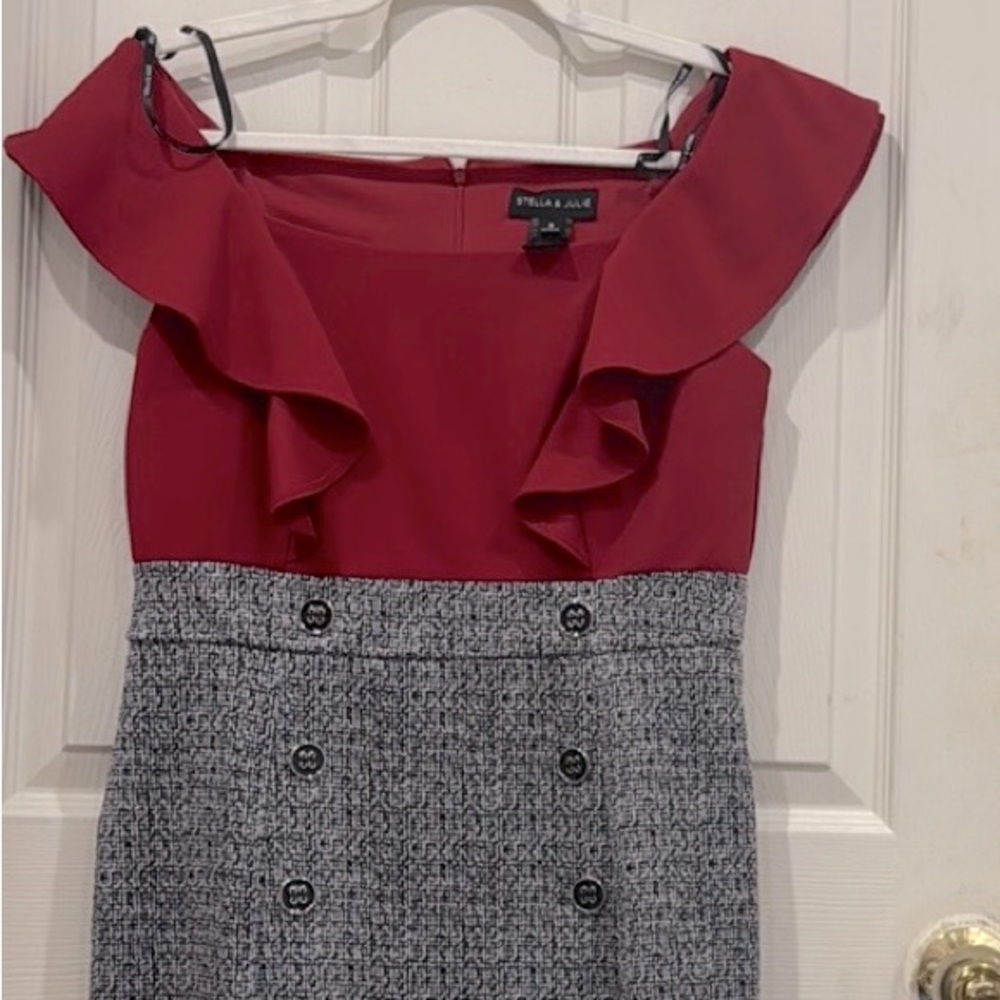 Stella and Julie size 8 Petite 
High Waisted Dress